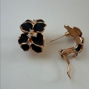 Elegant Black and Gold Floral Earrings
